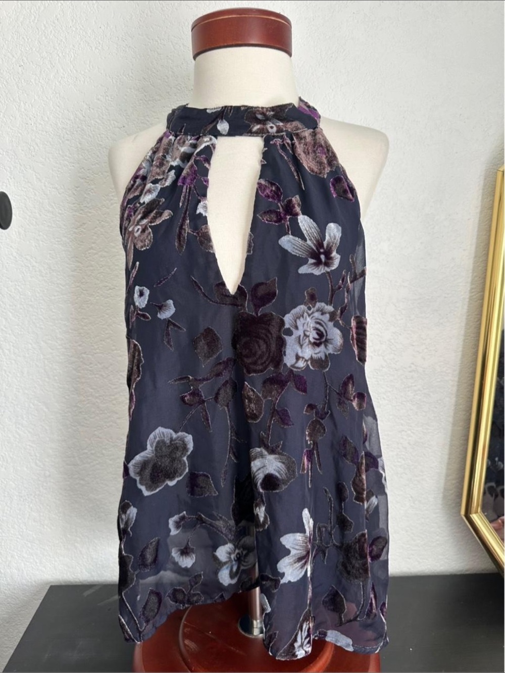 ASTR The Label Velvet‎ Floral Halter Top Tie back Keyhole Blouse Dark Romantic